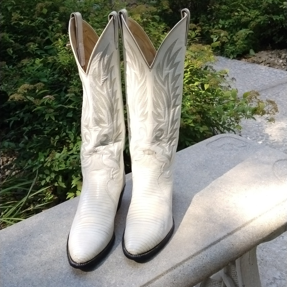 Justin Boots White Leather Cowboy Heeled Boots. Snakeskin - Picture 3 of 12
